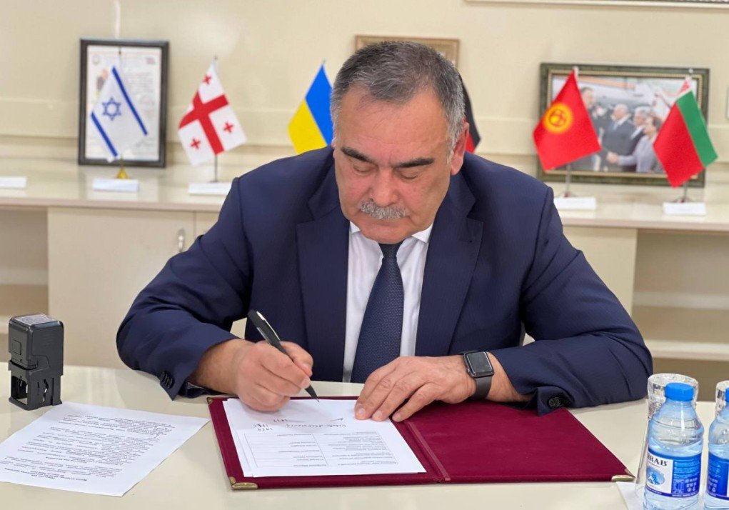 FƏDAKAR ALİM ÖMRÜ