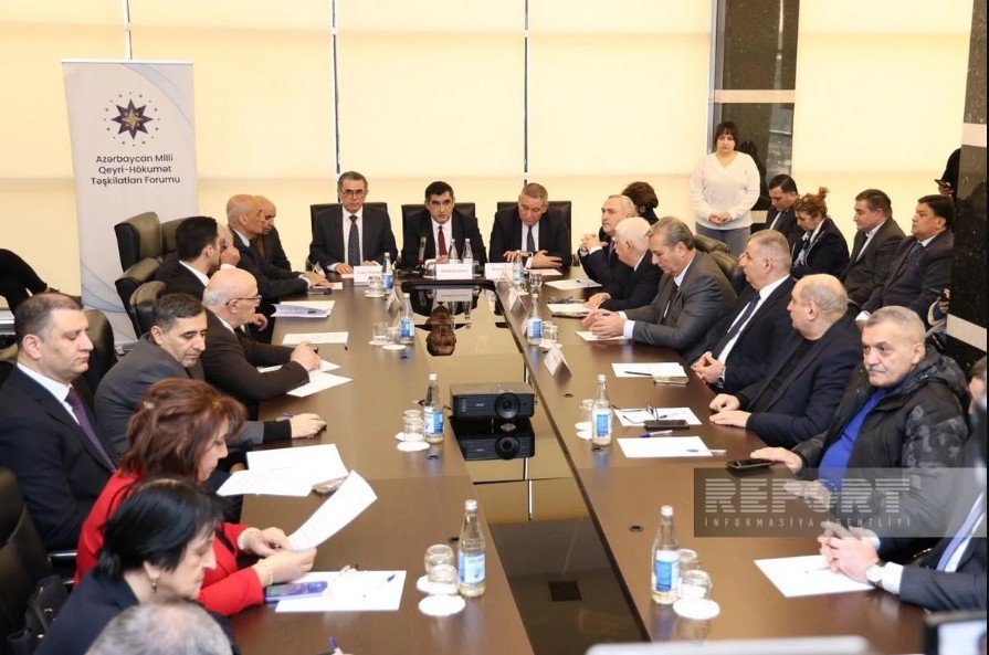 Dezinformasiya mövzusunda ictimai müzakirə keçirilib - FOTO