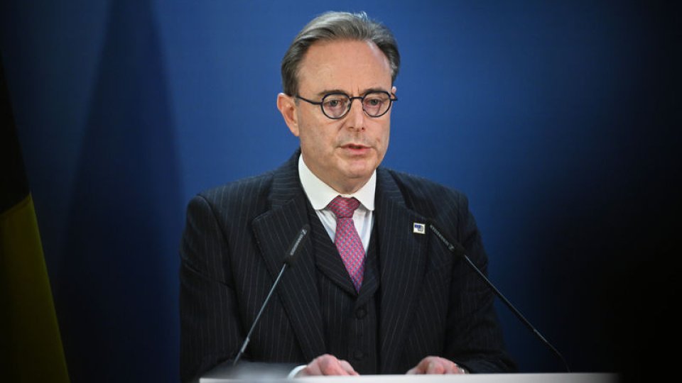 Belçika Baş naziri: Şərəfimiz satılmır!