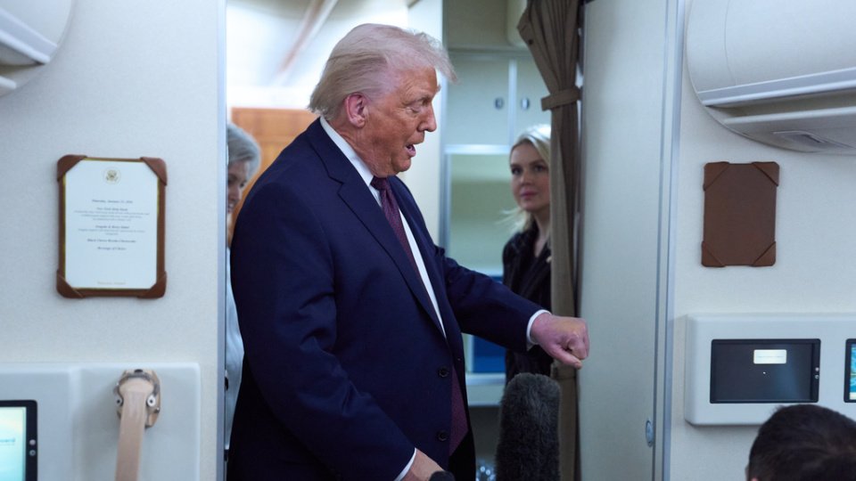 Tramp əlindəki göyərmənin sirrini açıqladı: Hər gün yüksək doza…