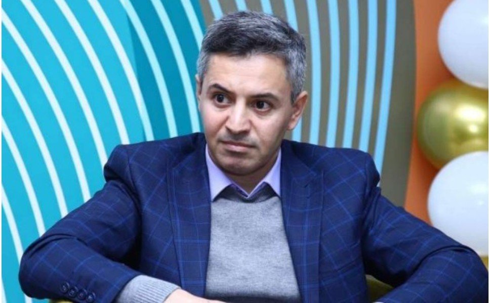 "Elza hamıdan əvvəl mənim ağzımı “tikdi”" - Aqşin Yenisey