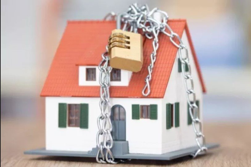 Rusiyada azərbaycanlının 2 milyonluq evini ƏLİNDƏN ALDILAR