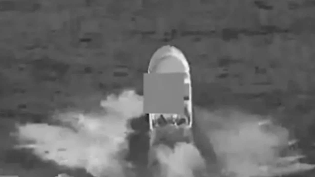 ABŞ Sakit okeanda narkotik daşıyan qayığa hücum etdi: 2 nəfər həlak oldu