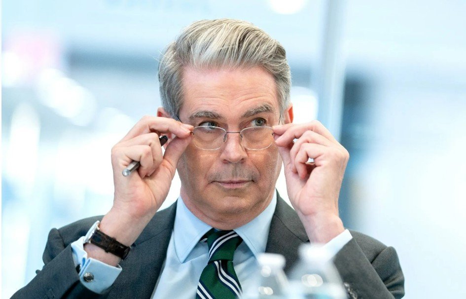 Son yaxındır, siçovullar gəmini tərk edir - Bessent