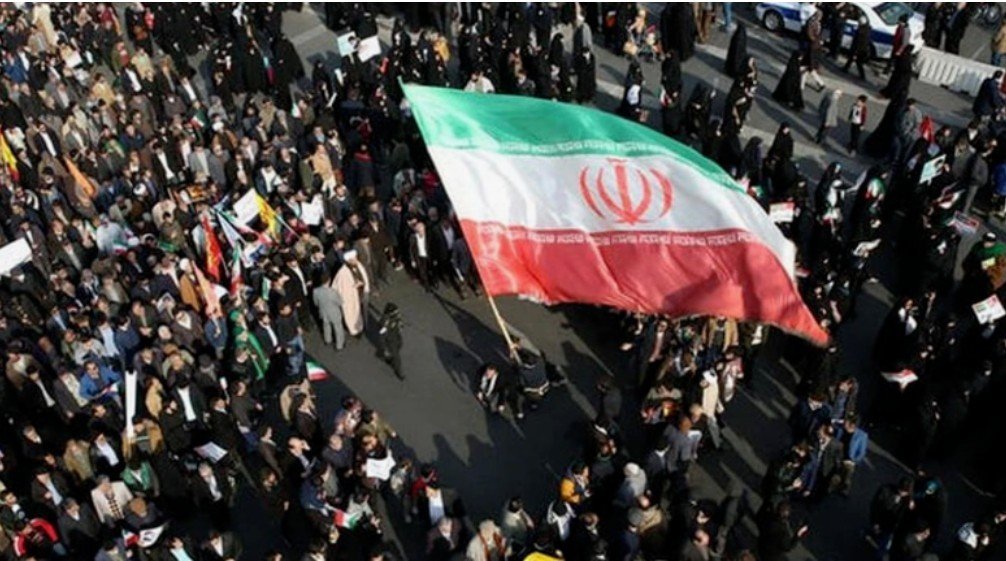 Ağ Ev İran müxalifətini toplayır: Müvəqqəti hökumətdə güneylilər olacaq?