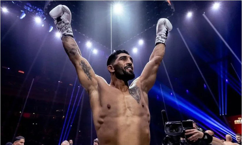 Kikboksçumuz karyerasını ildırım sürətli nokautla bərpa etdi - VİDEO