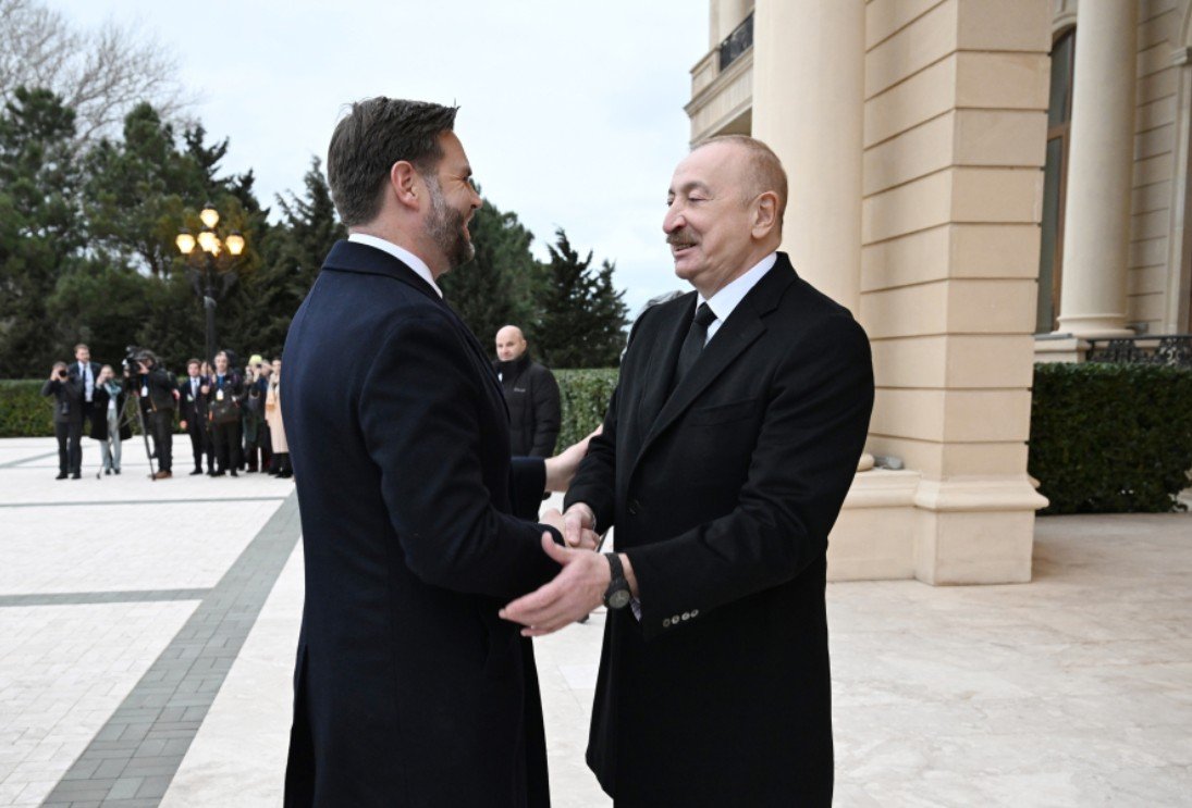 Azərbaycan Prezidenti ABŞ-nin Vitse-prezidentini qarşıladı