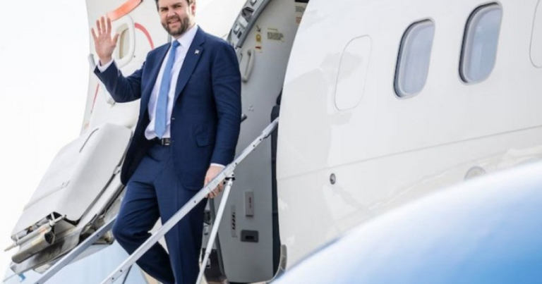 ABŞ-ın vitse-prezidenti Azərbaycana yola düşdü