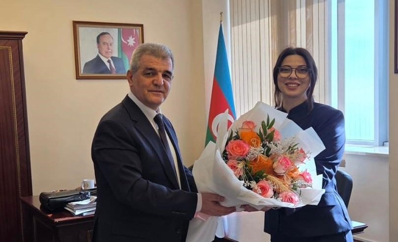 Komitə sədri Səbinə Salmanovanı yubileyi münasibətilə təbrik edib