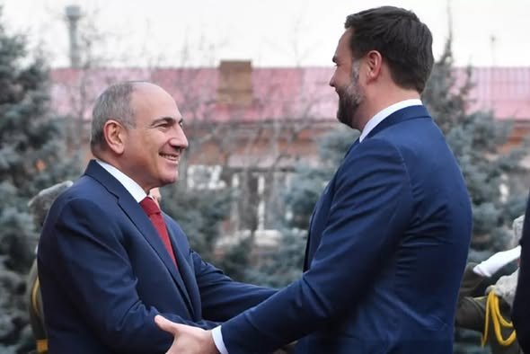 Paşinyan Azərbaycanla bağlı vəd istədi, Vens söz vermədi