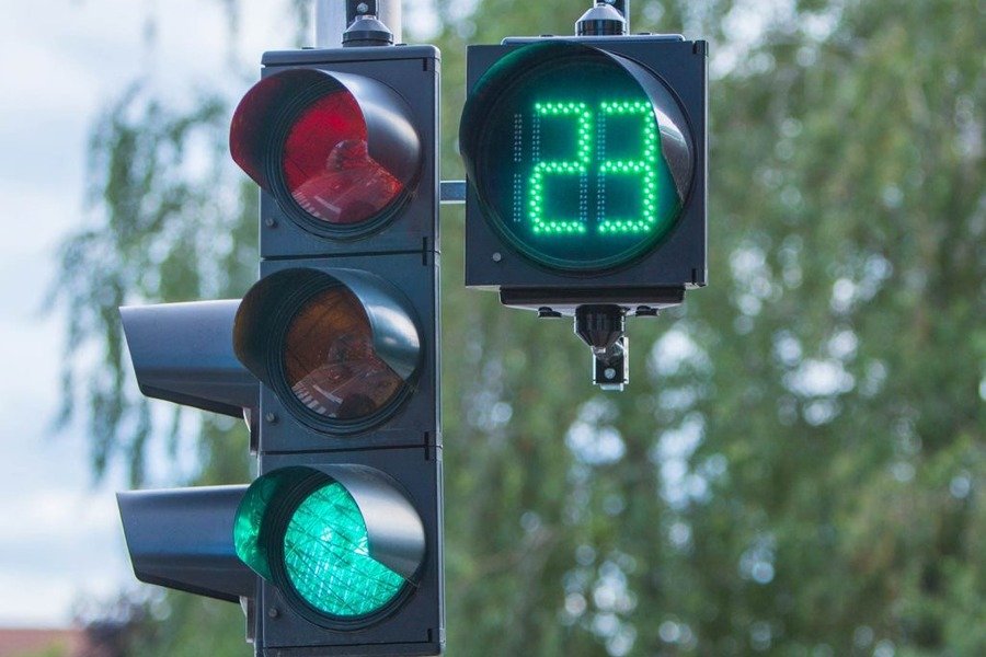 100 illik sistem dəyişir! 3 işıqla yanaşı yeni bir rəng də gəlir