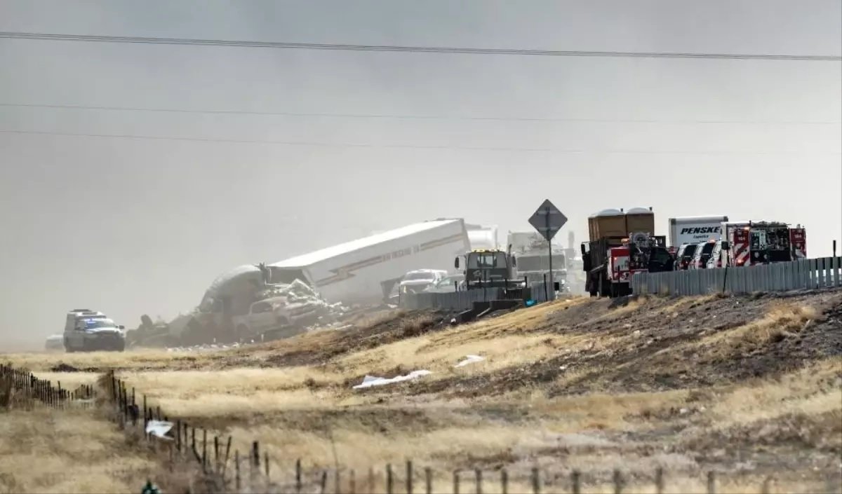 ABŞ-da qum fırtınası zəncirvari qəzaya səbəb oldu: 4 ölü, 29 yaralı