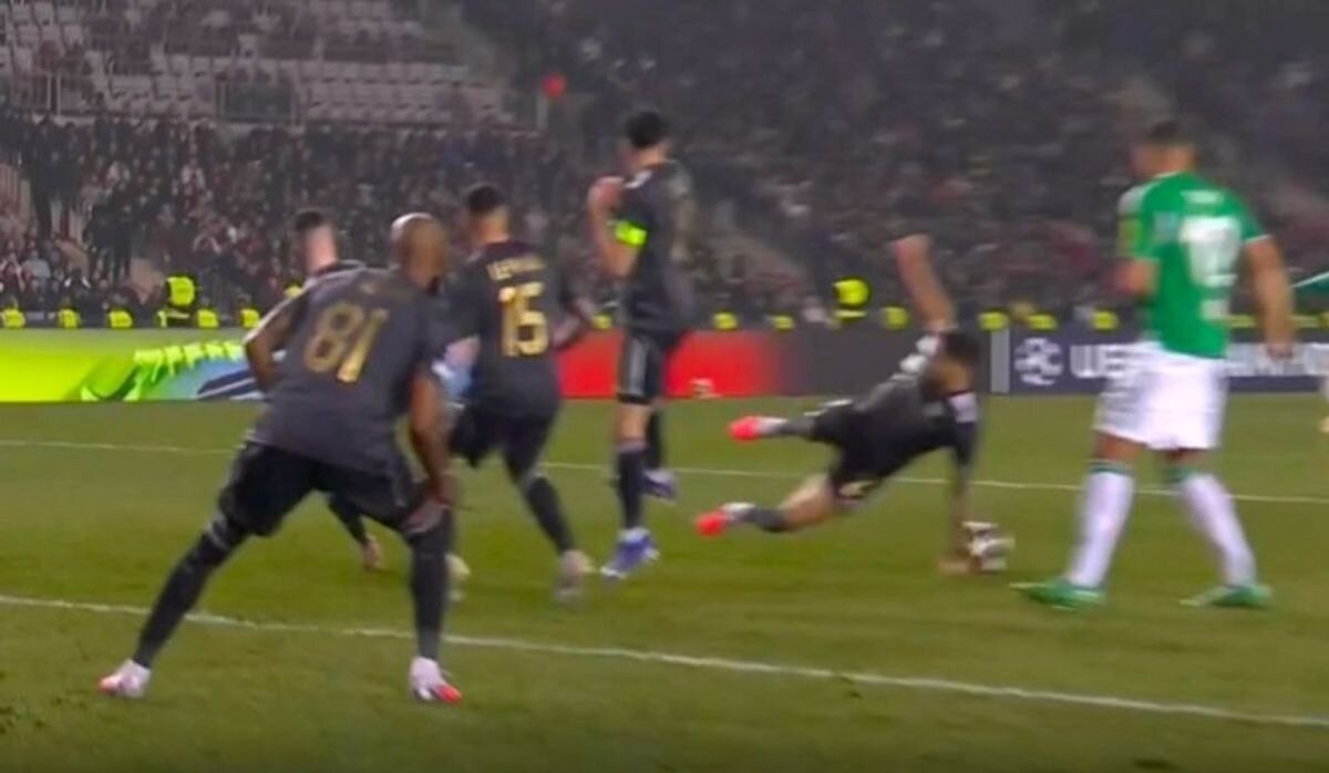 İngilislər hakimi haqsız çıxardı: "Qarabağ"ın qapısına penalti təyin olunması yanlış idi