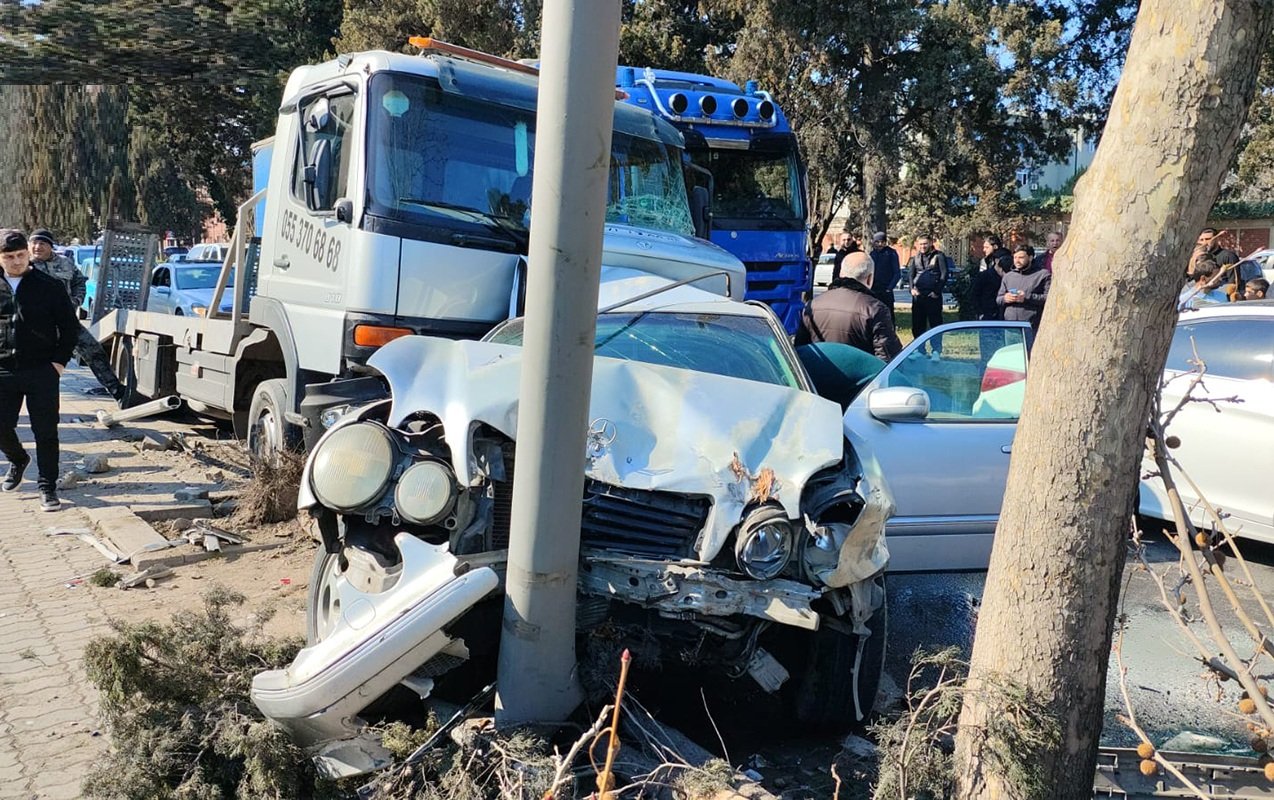 Gəncədə zəncirvari qəza - FOTOLAR