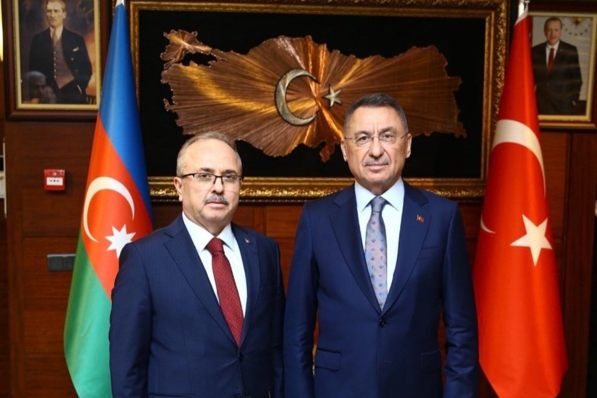 Fuad Oktay Azərbaycana gəlib