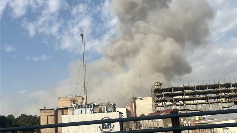 İrana hücum başladı - Pezeşkianın iqamətgahı, nazirliklər vuruldu(Video)