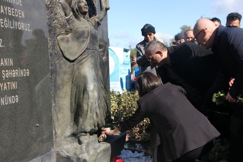 İzmir Xocalı dedi - FOTOLAR