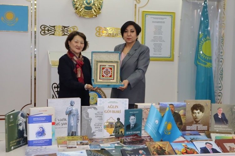 Türk Mədəniyyəti və İrsi Fondu tərəfindən nəşr olunan kitablar Qazaxıstan Respublikası Milli Akademik Kitabxanasına hədiyyə edilib
