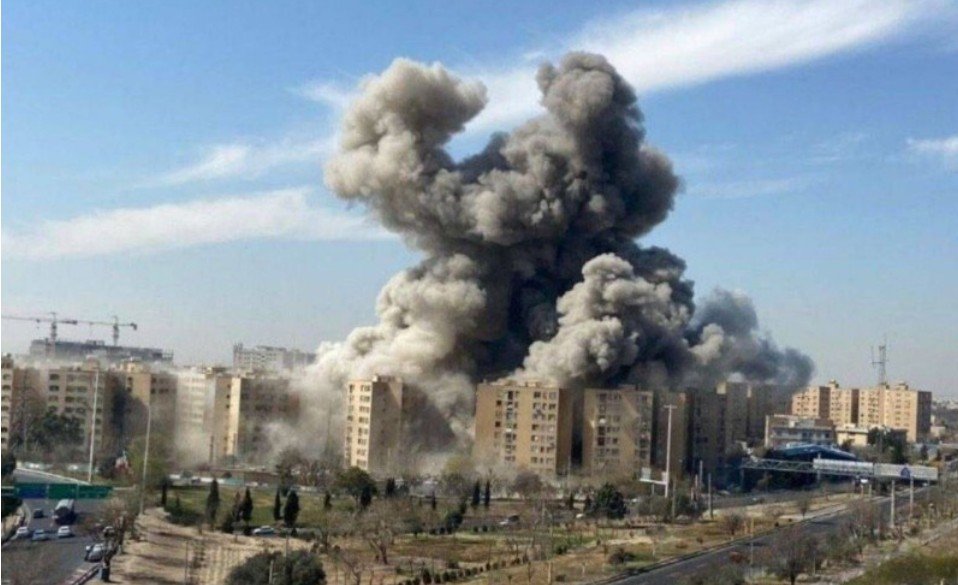 Tehrandakı yaşayış binaları VURULDU - VİDEO/FOTO