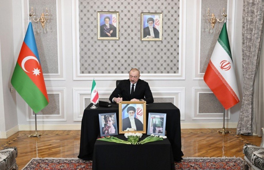 Prezident İlham Əliyev İran səfirliyində olub, başsağlığı verib