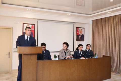 Universitetdə əcnəbi tələbələrlə görüş keçirilib