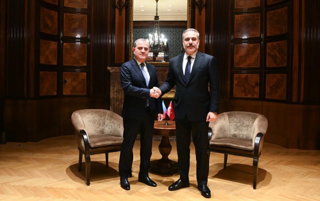 Bayramov Fidanla İstanbulda görüşdü