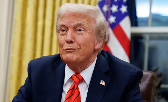 Tramp: "ABŞ İran üzərində sürətli qələbə qazanır, çox az raketləri qalıb"