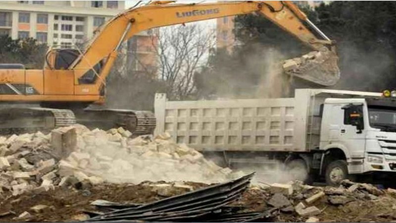 Bakının mərkəzində söküntü: ərazidə nə tikiləcək? – VİDEO