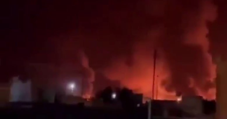 ABŞ və İsraildən Bəndər-Lengə limanına BİRGƏ HÜCUM – Gəmilər belə məhv edildi – VİDEO