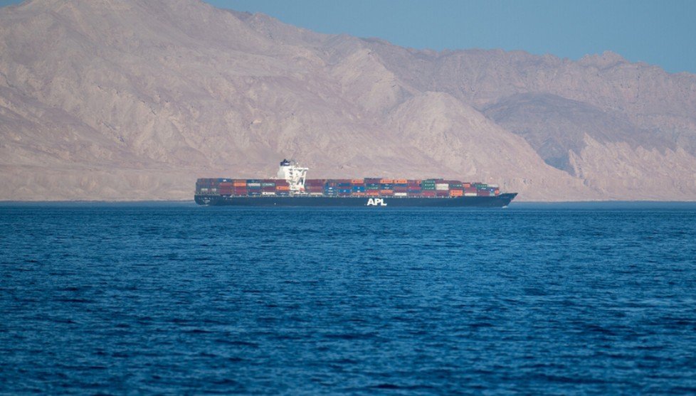 Hörmüzdə şok tarif – İran boğazdan keçid üçün hər gəmidən bu qədər pul istəyir