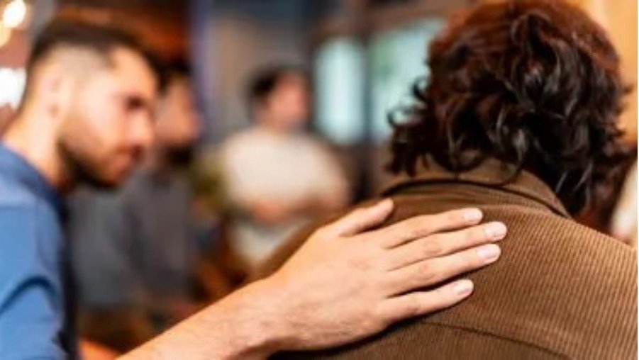 Ölümü müzakirə etmək üçün görüşürlər: "Ölüm Qəhvəsi" trendi