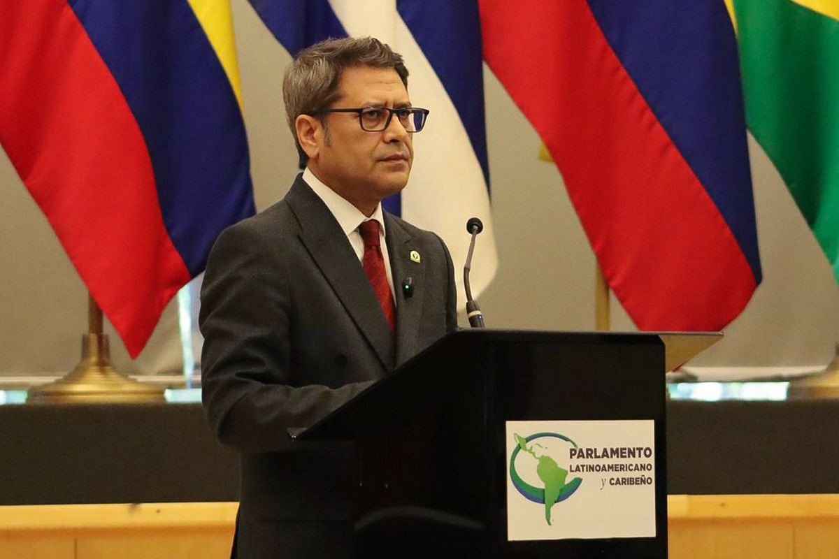 Parlamentdə iz buraxan sözlər: Dünya güclülər üçün kral meşəsidir