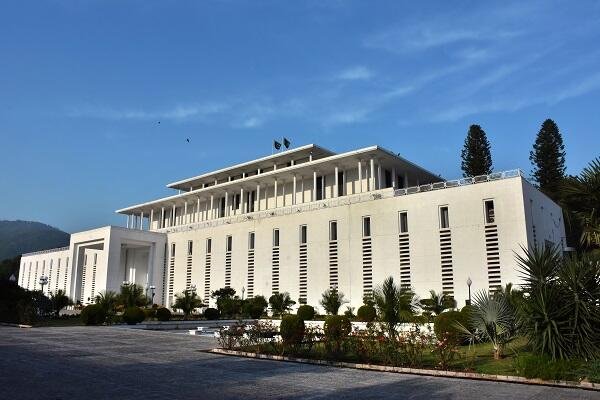 İslamabadda İranla bağlı danışıqlar başladı