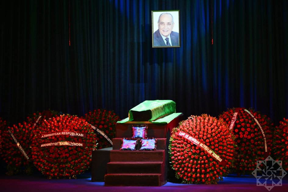 İlham Əliyev və Mehriban Əliyeva Xalq artisti Rasim Balayevlə vida mərasiminə əklil göndəriblər