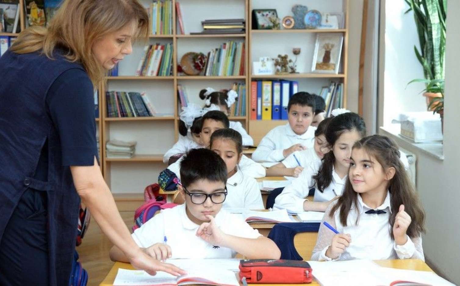 Hansı qeyri-pedaqoji ixtisas sahibləri müəllim ola bilər?