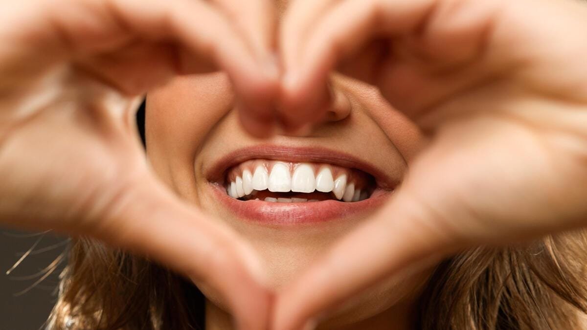 Gülüş ömrü necə uzadır? - Həkimin izahı