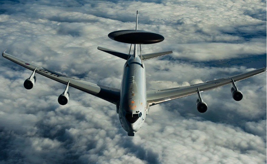 Elektron müharibə təyyarələri "işə başlayır"