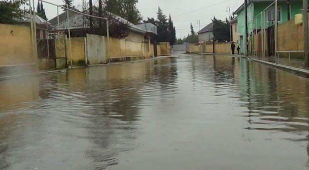 Bakıda güclü yağışların fəsadları: Zərəri kim ödəməlidir – vətəndaş, yoxsa dövlət? - ŞƏRH