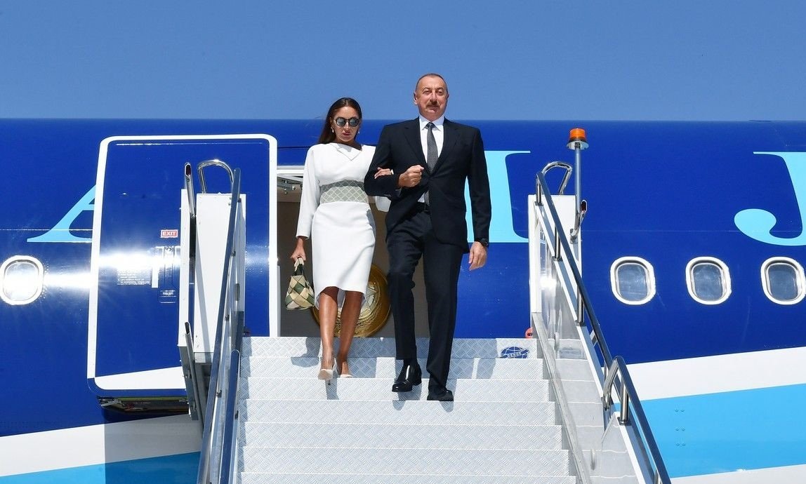 Prezident və xanımı Gürcüstana getdi