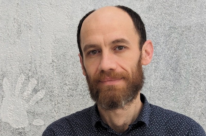 Makedoniya Yazıçılar Birliyinin sədri Zivko Grozdanoski: “Cəmiyyət qlobal miqyasda alov içindədir"