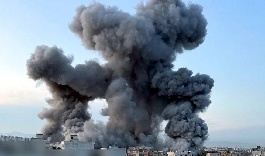 İsrail Tehrana zərbə endirdi: Vahidi öldürüldü