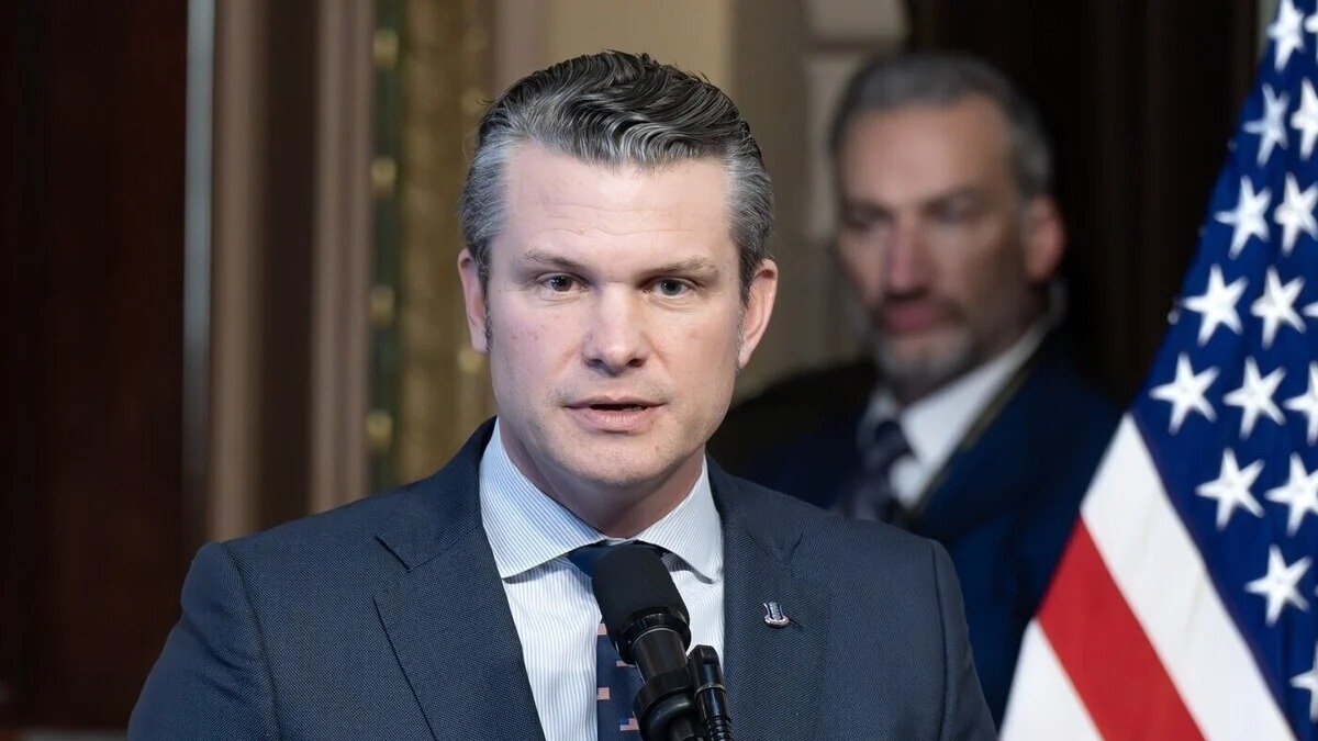 ABŞ-ın müharibə naziri: “İran atəşkəs üçün yalvarırdı” – VİDEO