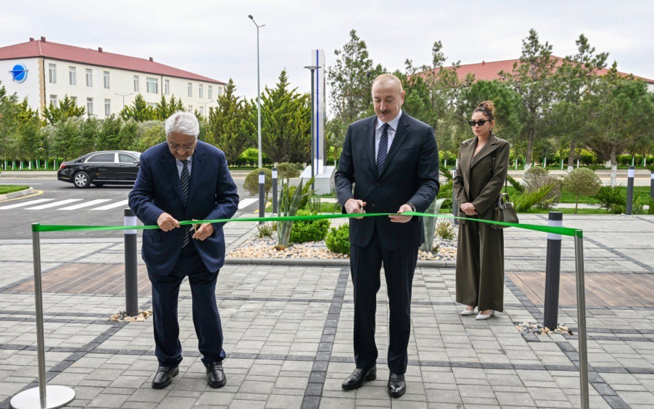 Prezident Milli Aviasiya Akademiyasında Beynəlxalq Təlim Mərkəzinin açılışında – FOTO