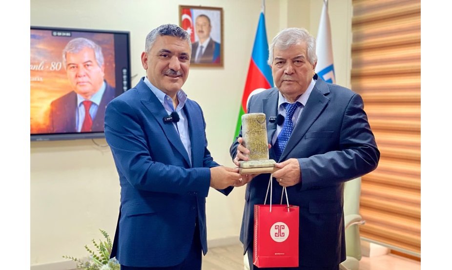 Xalq şairi Sabir Rüstəmxanlı “Turan bilgəsi” mükafatına layiq görülüb