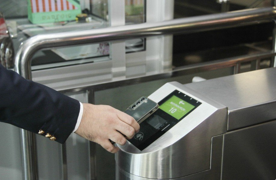 İctimai nəqliyyatda NFC problemləri: gecikmiş silinmələr niyə baş verir?