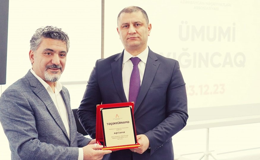 Orada anladım ki, Yol yoldaşıyıq...