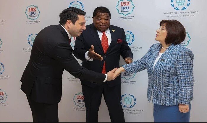 Simonyan Qafarova ilə görüşdən yazdı: Razılaşdıq... - Foto