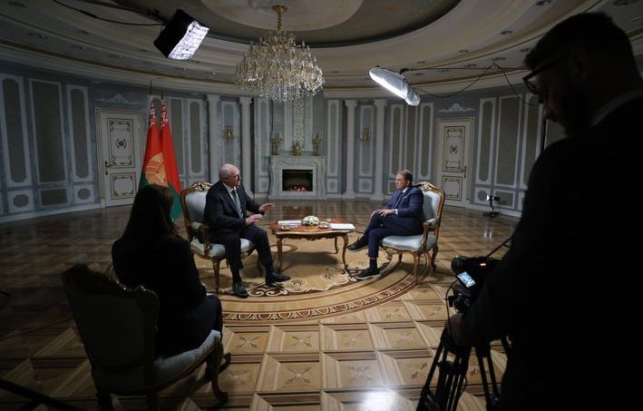 Lukaşenko: “Nüvə silahını niyə ölkəmizə gətirdim?”