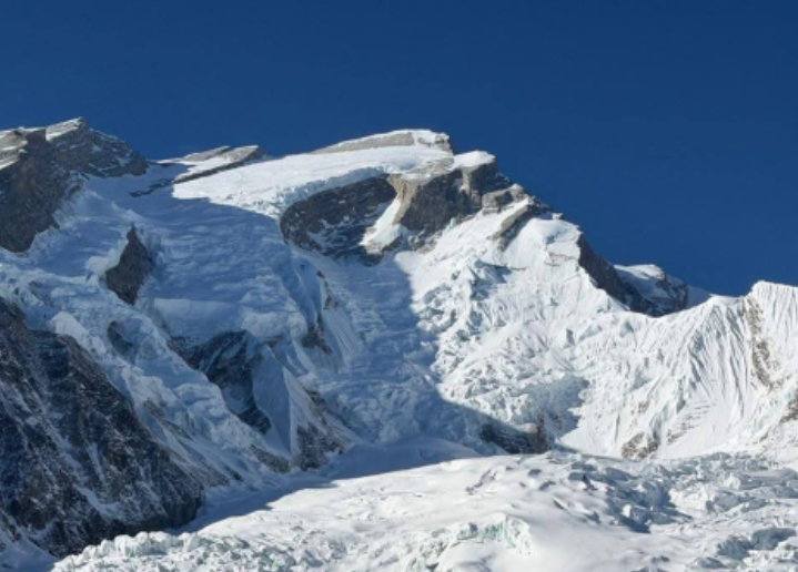 Azərbaycanlı alpinist Himalay dağ silsiləsində bu zirvəni fəth etdi - FOTO