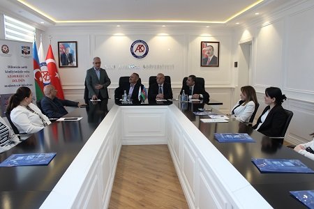 Avrasiya Universitetində ana dilimizin mədəni missiyasına həsr olunan ictimai müzakirə keçirildi – FOTOLAR